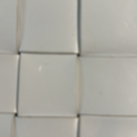 NEW ARRIVAL!!! Michael Kors White Wowen Bag with Tassels and Gold Hardware - Picture 8 of 8